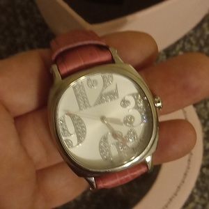 Ĵuicy Couture pink leather band bling dial. In excellent condition.